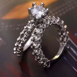 Elegant Silver Women's Ring